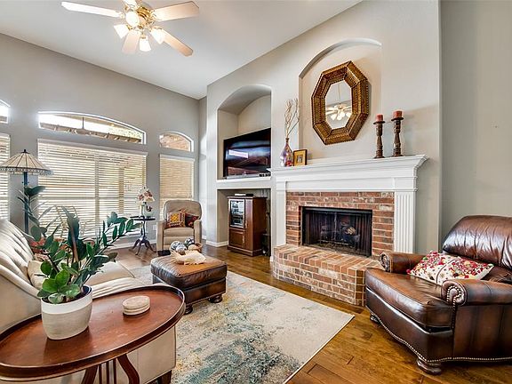 2nd image of 203 Foxdale Ln