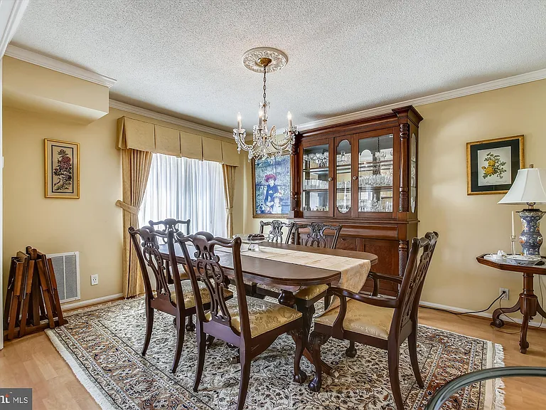 8360 Greensboro Dr #712 — Photo 9