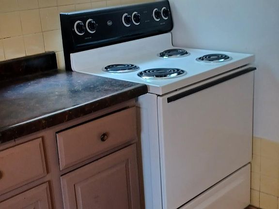 5th image of 808 W Indiana Ave #1