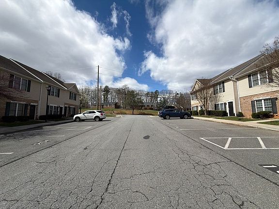 3rd image of 1600 Wards Ferry Rd APT 206