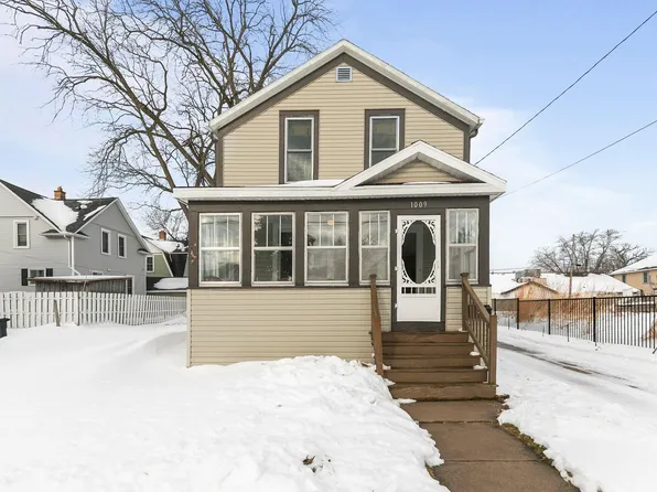 1009 Jefferson St, Oshkosh, WI 54901