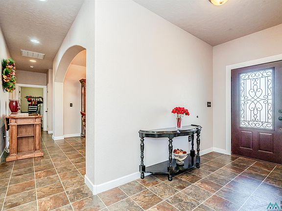 4th image of 300 Ridgecrest Dr