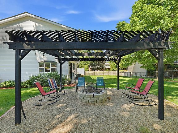 3rd image of 95 Timber Ridge Dr