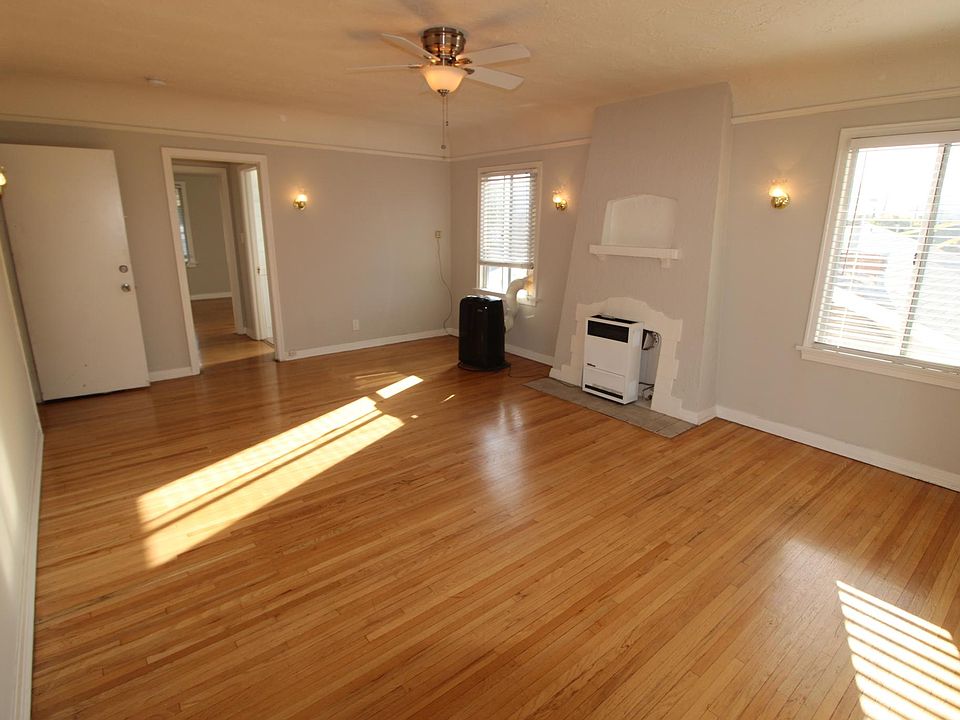 1st image of 516 W Lexington Dr #518B