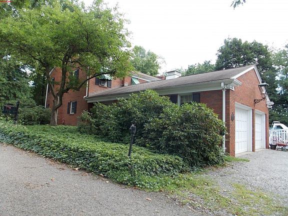 3rd image of 830 Beechwood Blvd