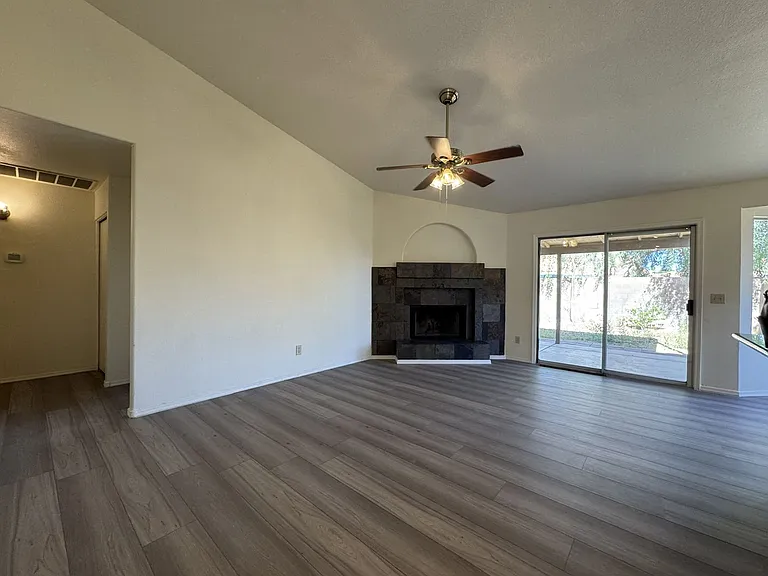 131 S Sean Dr — Photo 15