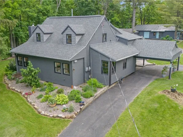 4384 Cedarvale Rd, Syracuse, NY 13215