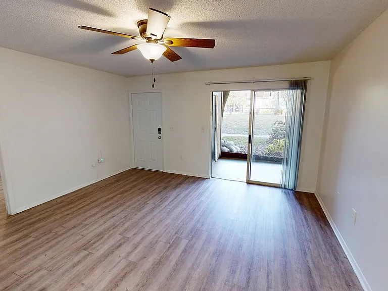 Lakewood Place — Photo 122