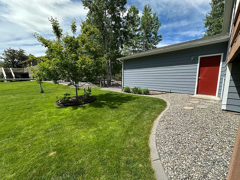 1030 Doane Rd — Photo 37