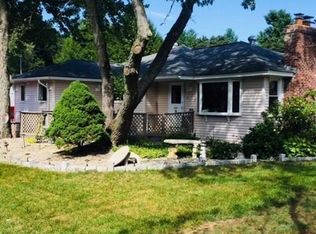8 Indian Hill Rd, Tewksbury, MA 01876