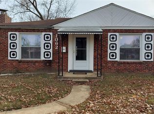 1062 Groby Rd, Saint Louis, MO 63130