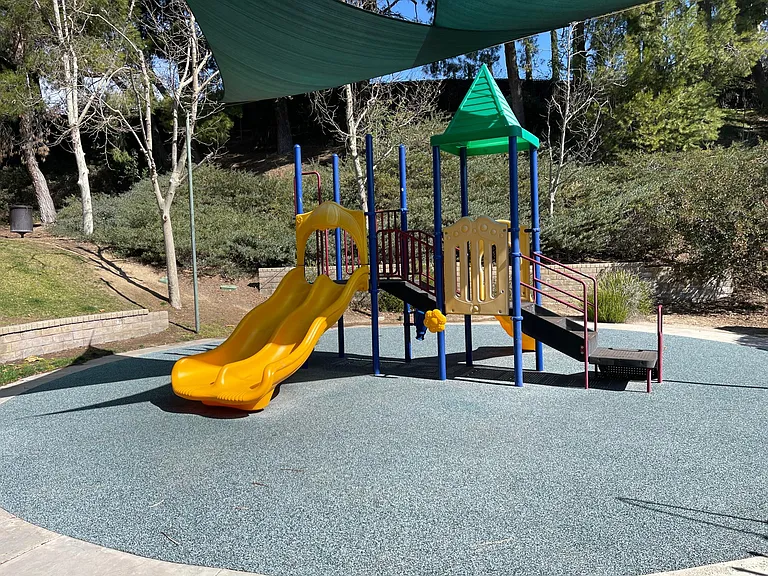 23137 Cheyenne Dr — Photo 31