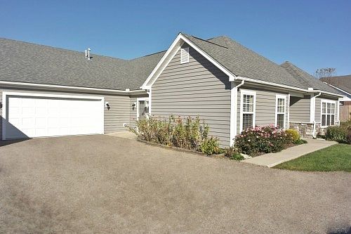2nd image of 1024 Bayberry Dr