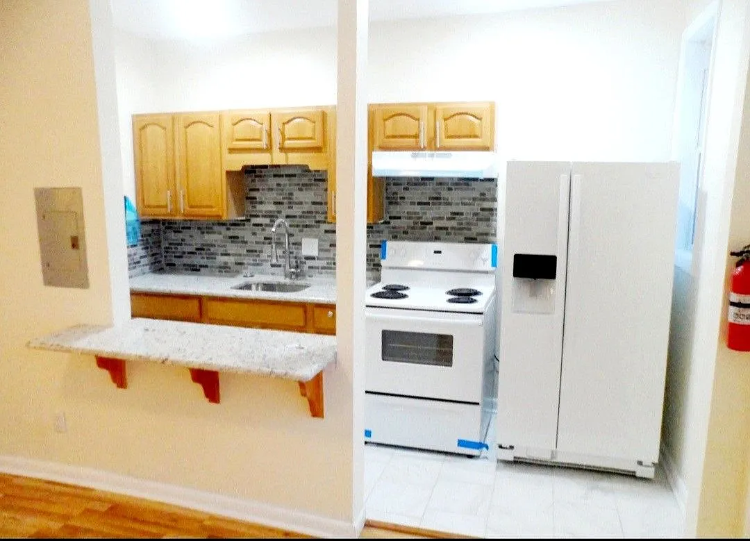 2 bed, 1.5 bath, 500 sqft, $1,800 — Photo 3