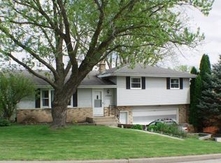 1205 Gomer Dr, Beaver Dam, WI 53916
