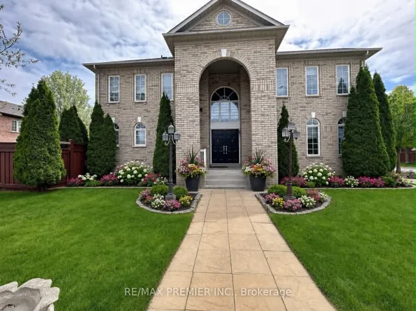 129 NE Ledge Rock Dr E, Vaughan, ON L4H 2G7