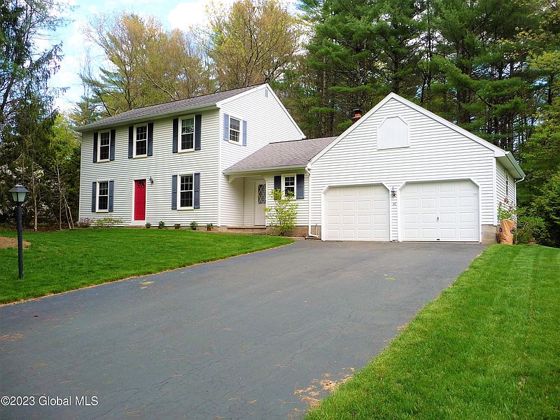 3rd image of 44 BRACKETT Lane