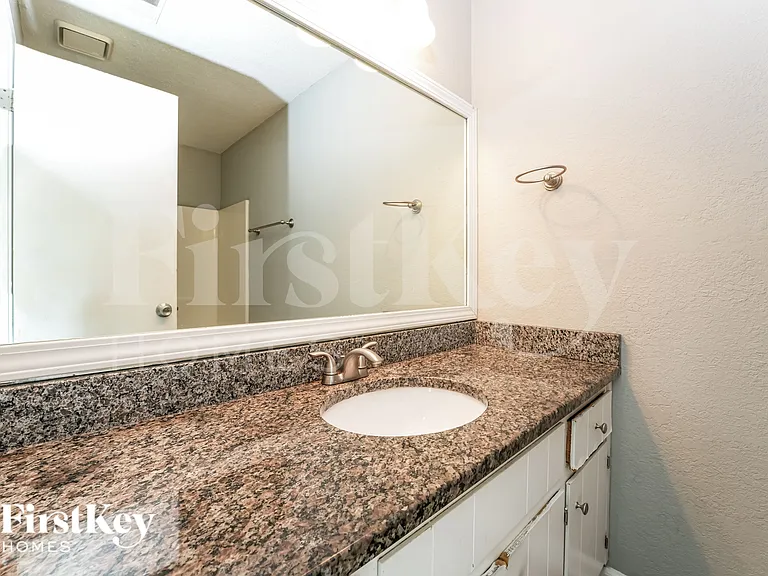5565 Westberry Ln — Photo 9