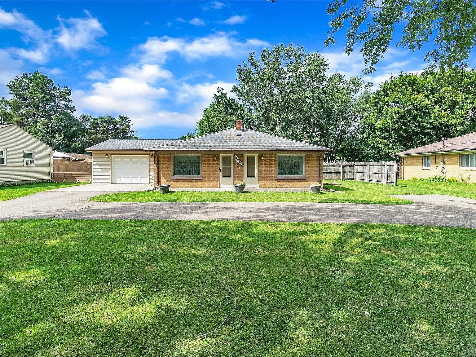 2083 Cashin St, Burton, MI 48509 Zillow