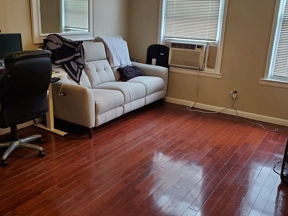 5th image of 662 Bloomfield Ave #1