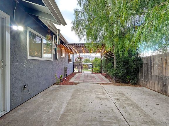 5th image of 9574 Danancy Ct