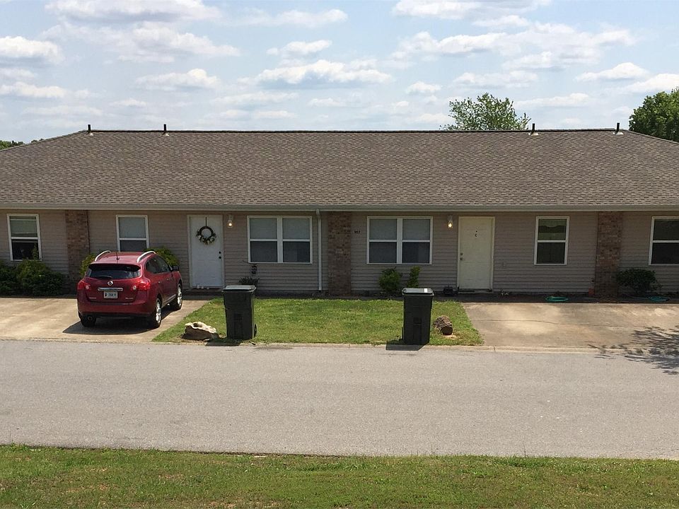 1st image of 907 Hillwood Dr APT A