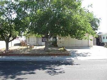1st image of 221 Zion Dr