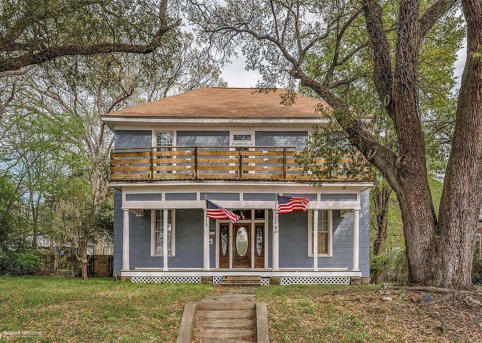 2011 Highland Ave