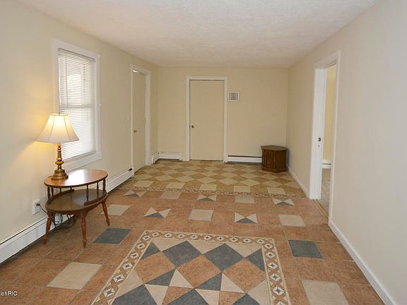 4th image of 47083 21st Ave