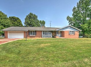 210 E Andrews St, Macon, IL 62544