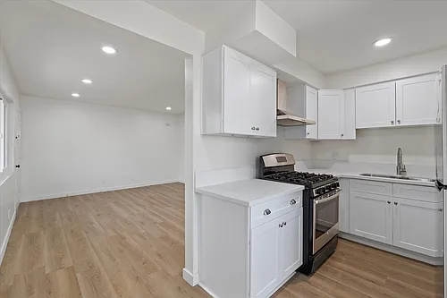 624 Silver Lake Blvd #3 Photo 1