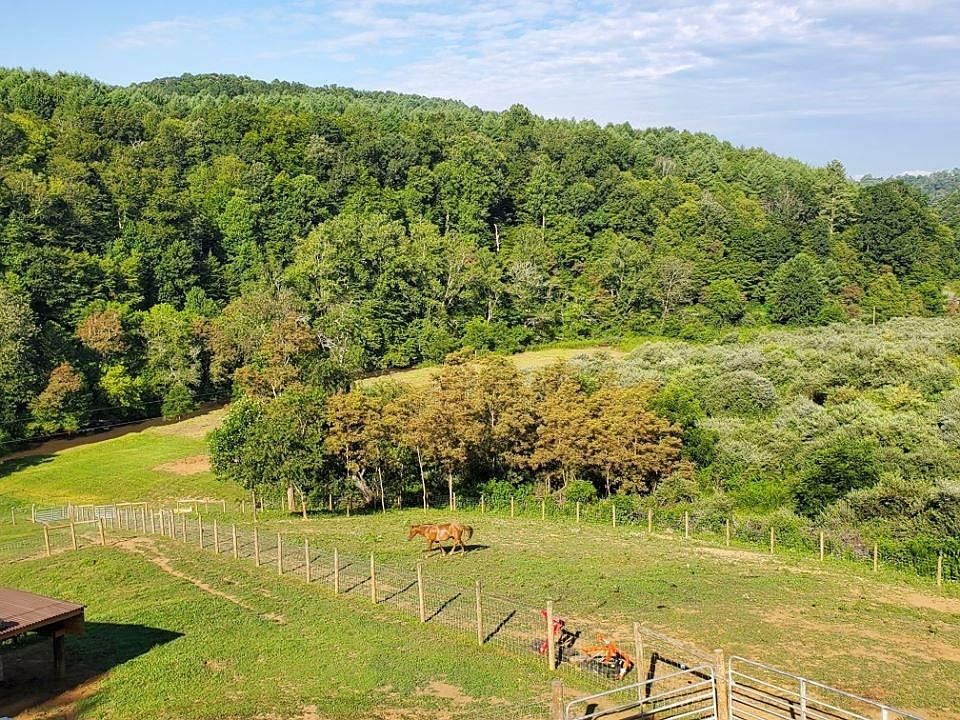 8 Poplar Hill Dr, Dugspur, VA 24325 Zillow