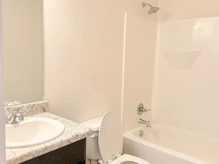 304 Parris St SE #B — Photo 4