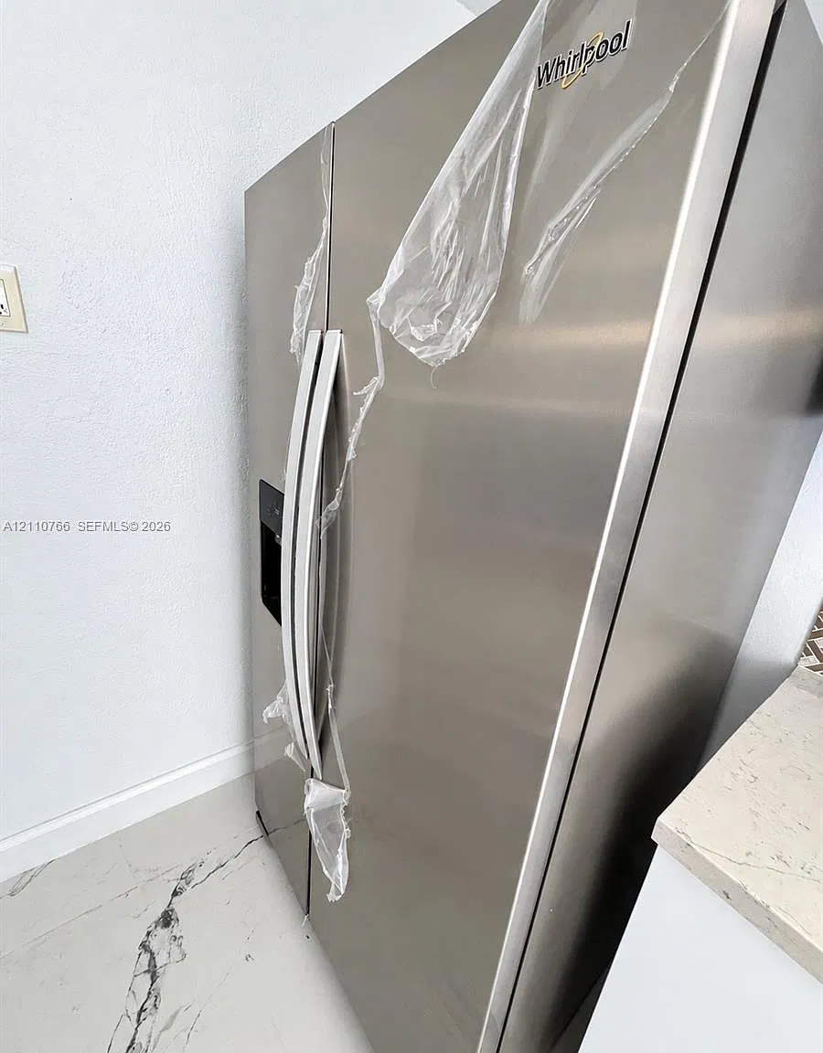 Floridian Villas Condo Ph — Photo 3