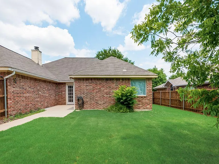 10717 Pineview Ln — Photo 27