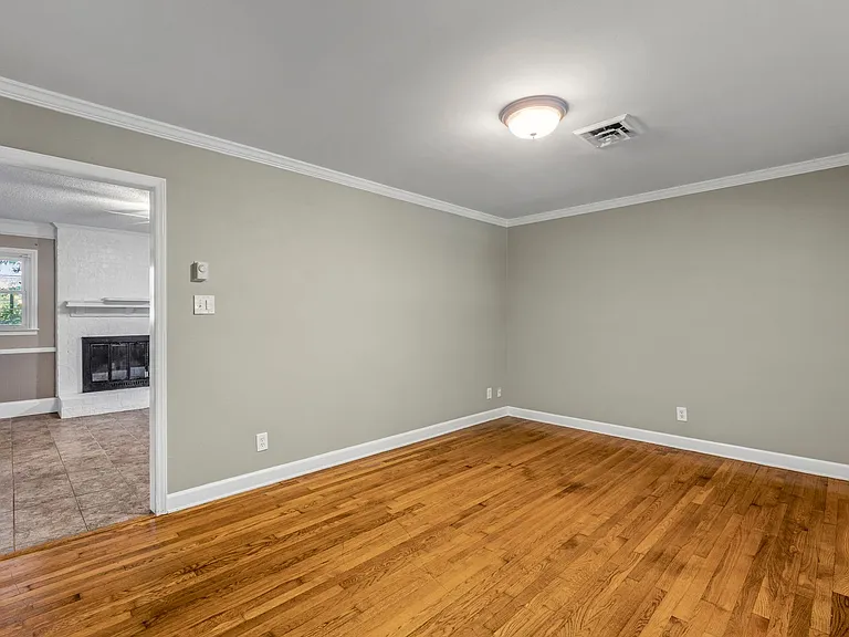 3905 Waterton Rd — Photo 3
