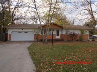 809 W 6th St, Newton, KS 67114
