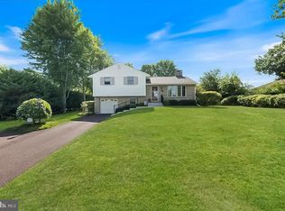 1627 Clearbrook Rd, Lansdale, PA 19446
