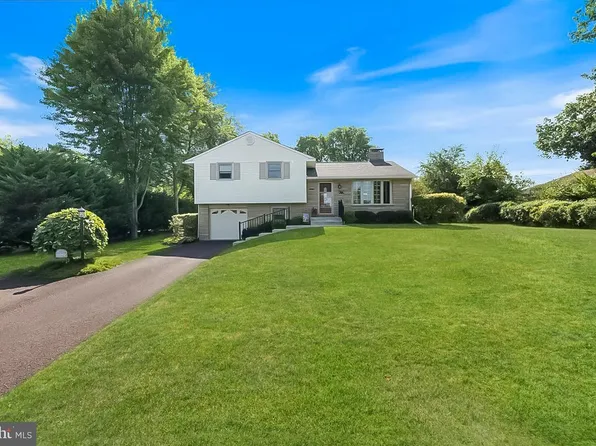 1627 Clearbrook Rd, Lansdale, PA 19446