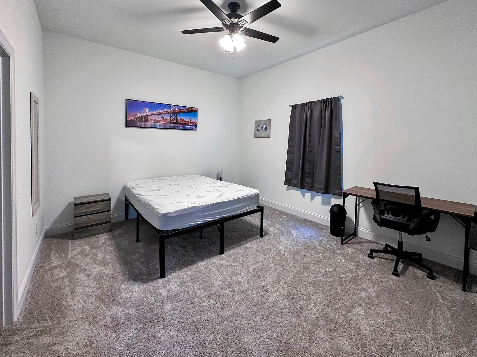 4 bed, 4.0 bath, 2200 sqft, $1,070 — Photo 1