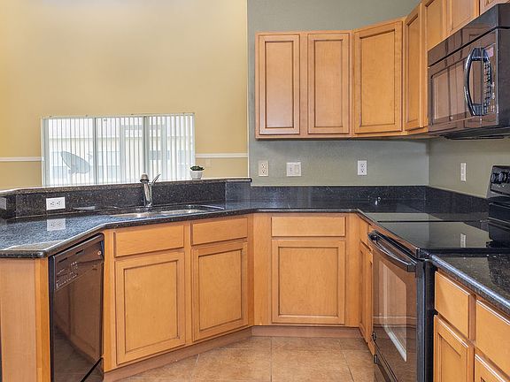 3rd image of 106 Dyson Dr #1