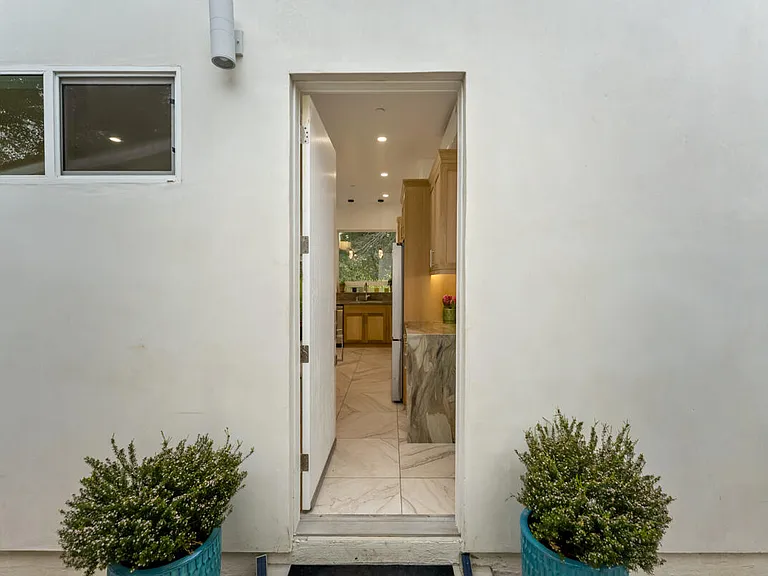 2534 Whitney Ave #A — Photo 27