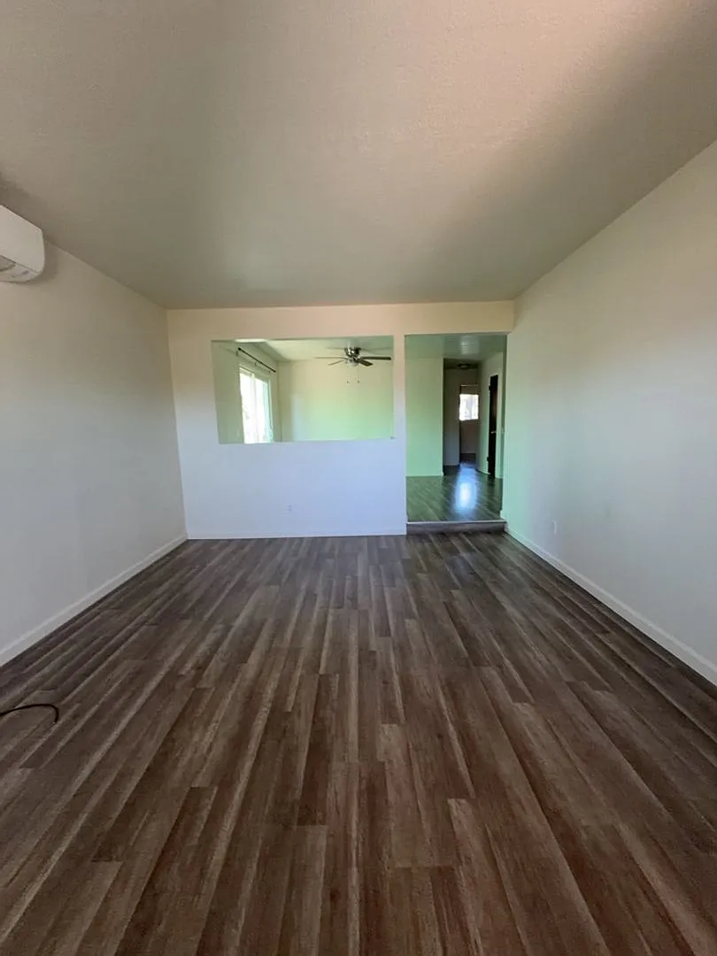 Lakeport 2 Bedroom 1 Bath Duplex — Photo 2