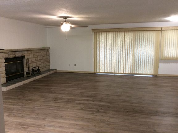 2nd image of 206 Royal Dr