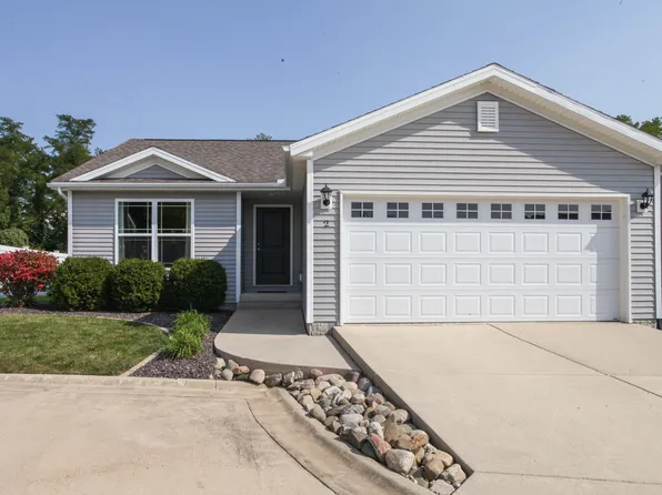 2 Winding Way, Bloomington, IL 61705