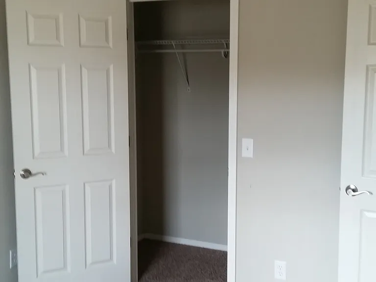1052 W Yellow Cir — Photo 7