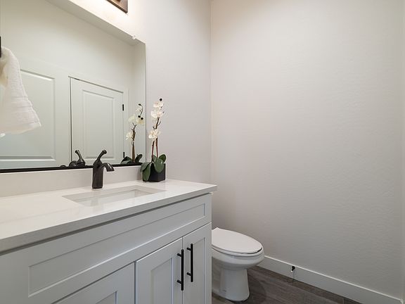 4th image of 6631 S 7th St #17