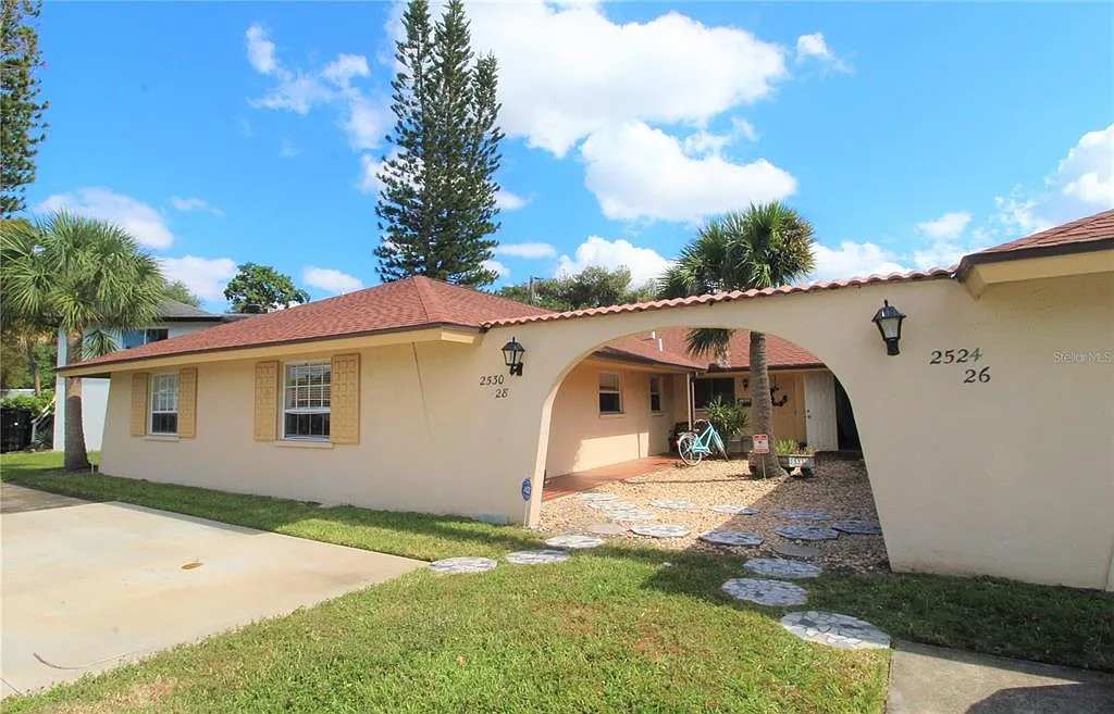 2 bed, 1.0 bath, 1000 sqft, $1,499 — Photo 1