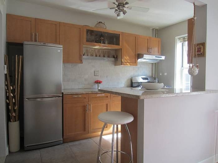 Kitchen w/ Granite