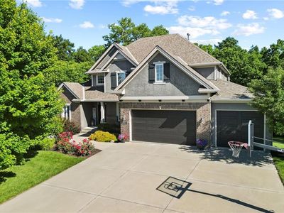 9423 N Farley Ct, Kansas City, MO, 64157